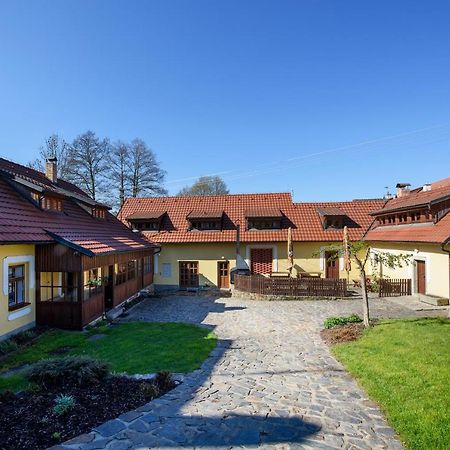 Mlyn Kamenice Klucenice Esterno foto