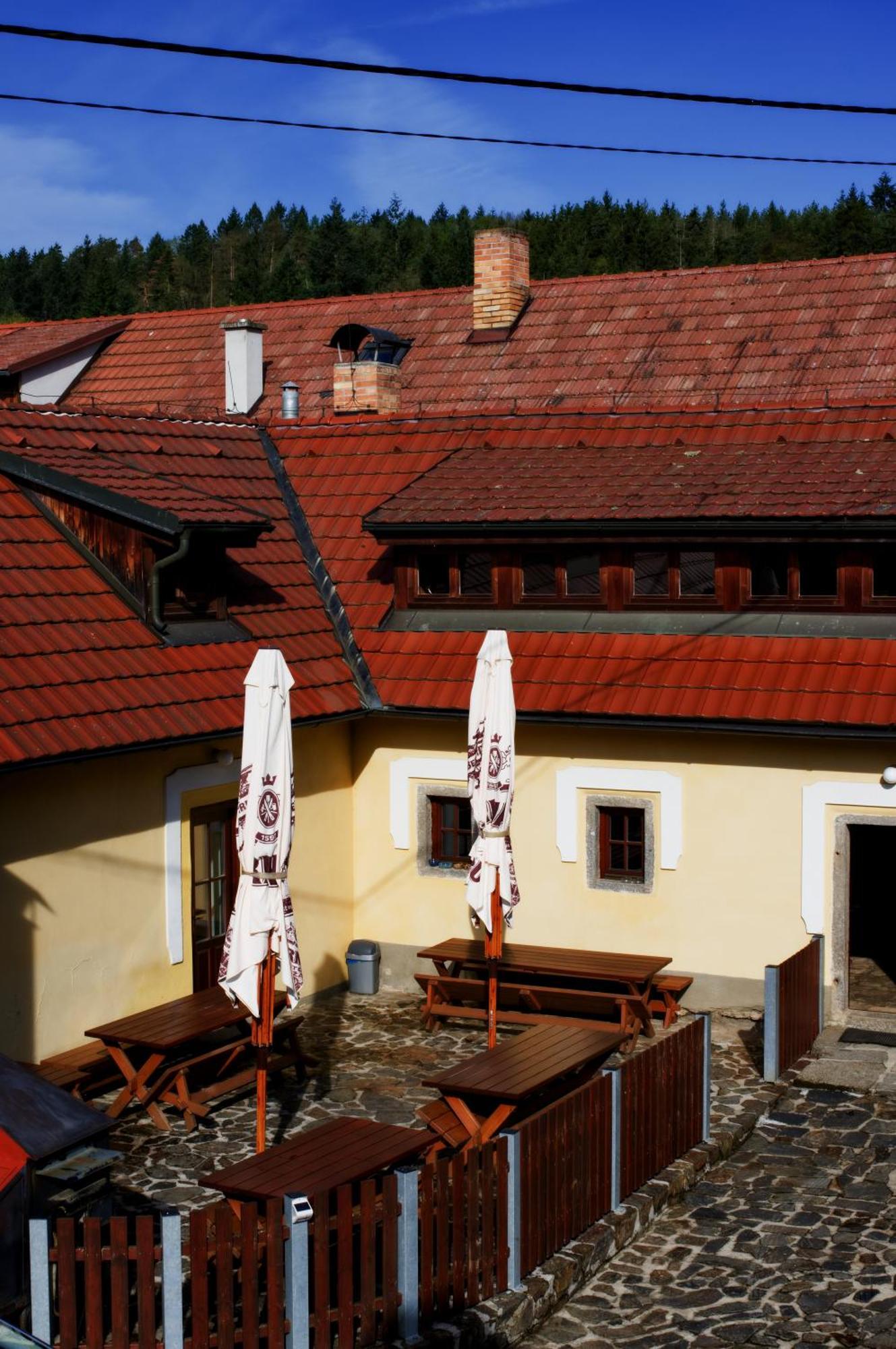 Mlyn Kamenice Klucenice Esterno foto